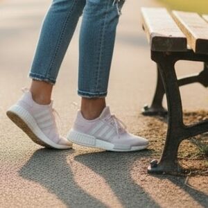 NWT Adidas NMD_R1 Wonder Quartz Vapour Pink Off White Women's Size 5.5 Sneakers